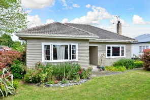 SOLD - 71 Dey St, Hamilton East$461,000