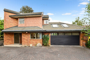 SOLD - 15A Hamilton Pde, Hamilton Central$1,000,000