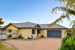 SOLD - 38 Callum Brae Dr, Rototuna$950,000