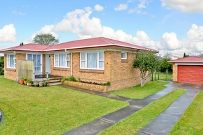 SOLD - 14 Scott Ave, Hamilton East$597,000