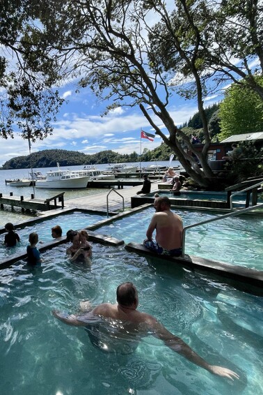 lake rotoiti hot pools