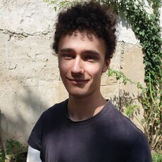 Sam shelter for ukraine volunteer