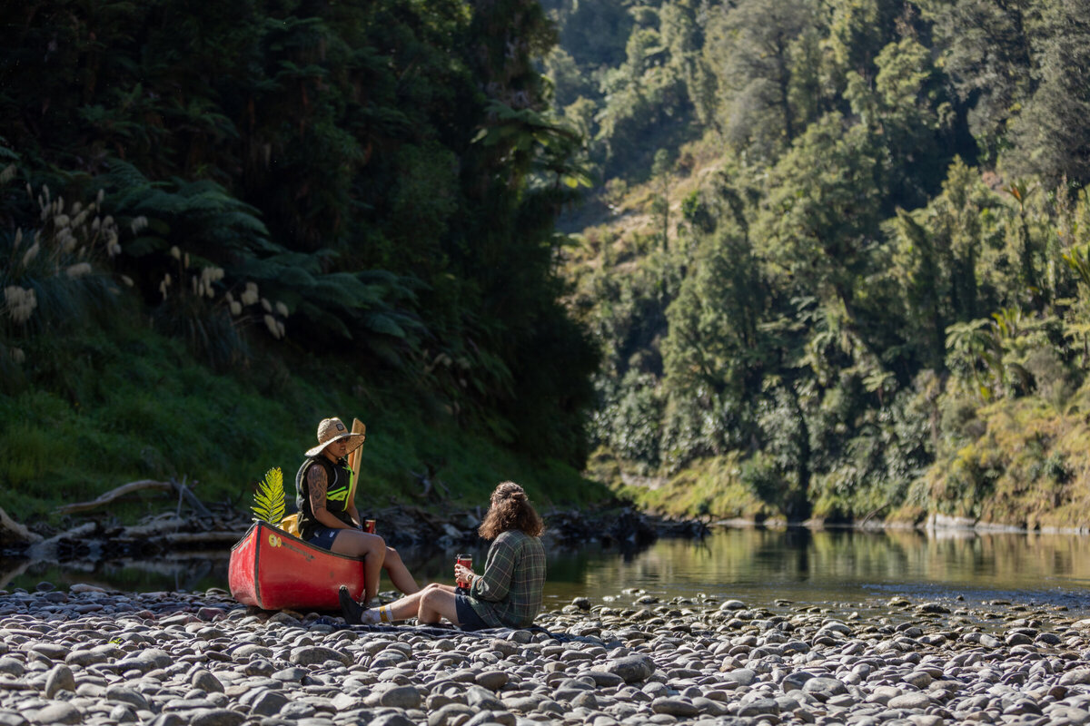 Blazing Paddles Canoe Whanganui River Journey, Canoe / Kayak Hire