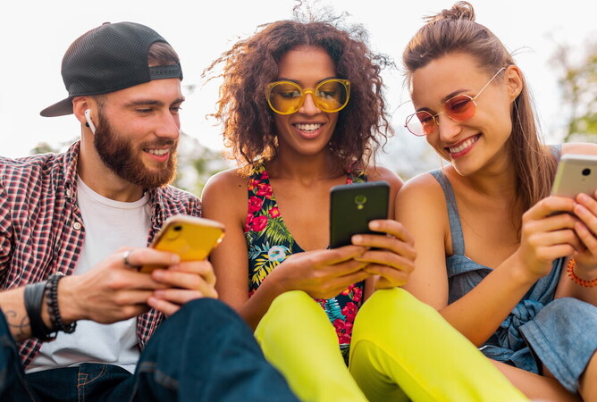 Happy customers consuming great social media content