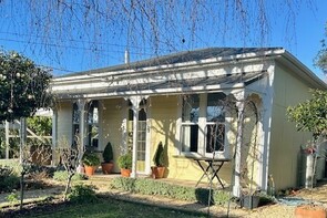 CAMELLIA COTTAGE