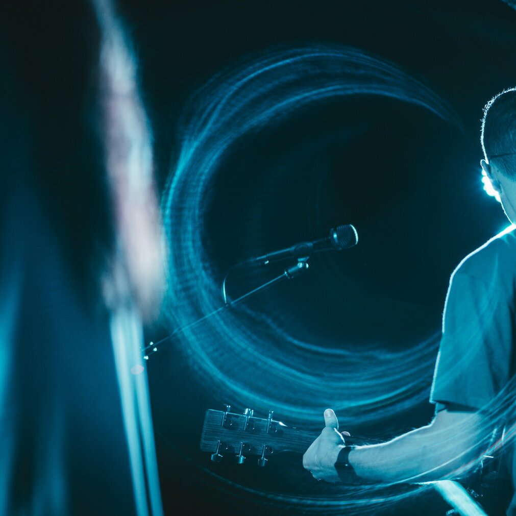 Stars in Your Eyes Wānaka. Band on stage performing for Wānaka crowd.