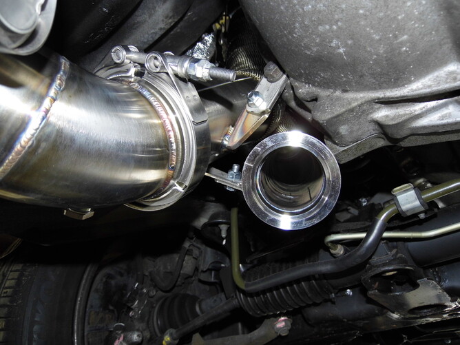 This is a good example of a RWD turbo brace from the gearbox