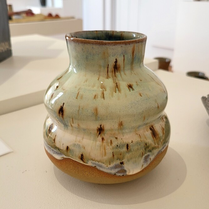 Sade Woodmass – Te Ao Rangi (vase)Winner of a Mac’s Mud Award