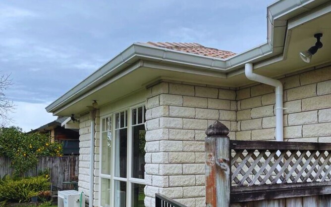 kiwi bungalow Hamilton guttering style