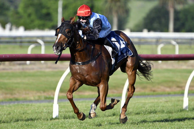 Zerre and Hayley Hassman go back-to-back at Te Aroha on Wednesday - Photo: Kenton Wright (Race Images)
