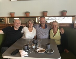 Catch-up with Dellwyn and Frank before flying to Aotearoa New Zealand