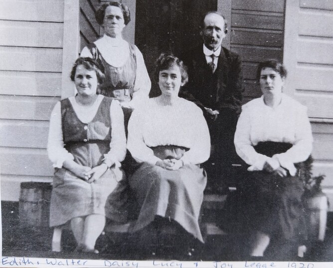 (Edith, Walter, Daisy, Lucy and Joy Legge – 1920)