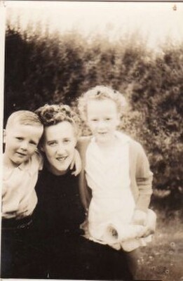 (Billy, his mother Nancy and sister, Janet)