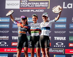 Maxwell digs deep to keep UCI MTB World Series title hopes alive
