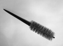 Brittle Brush with tail comb tail