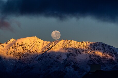 Moonset at Sunrise 12"x18"