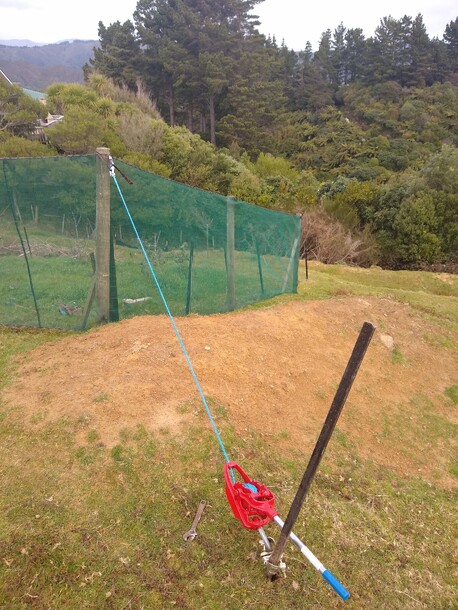 Straining shelterbelt