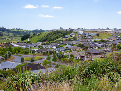 Mortgage broker helping clients with financial advice in the Bay of Plenty.