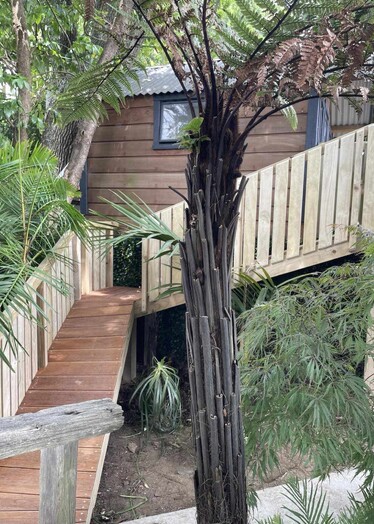 New ramp and deck build on an outdoor treehouse