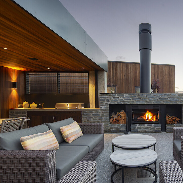 An outdoor entertainment area enhanced by home automation by Smarta Queenstown.