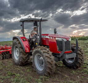 Massey Ferguson 4700