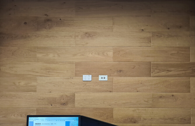 WoodbeQuiet - Log Cabin