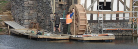 Wooden wheel in Hobbtion