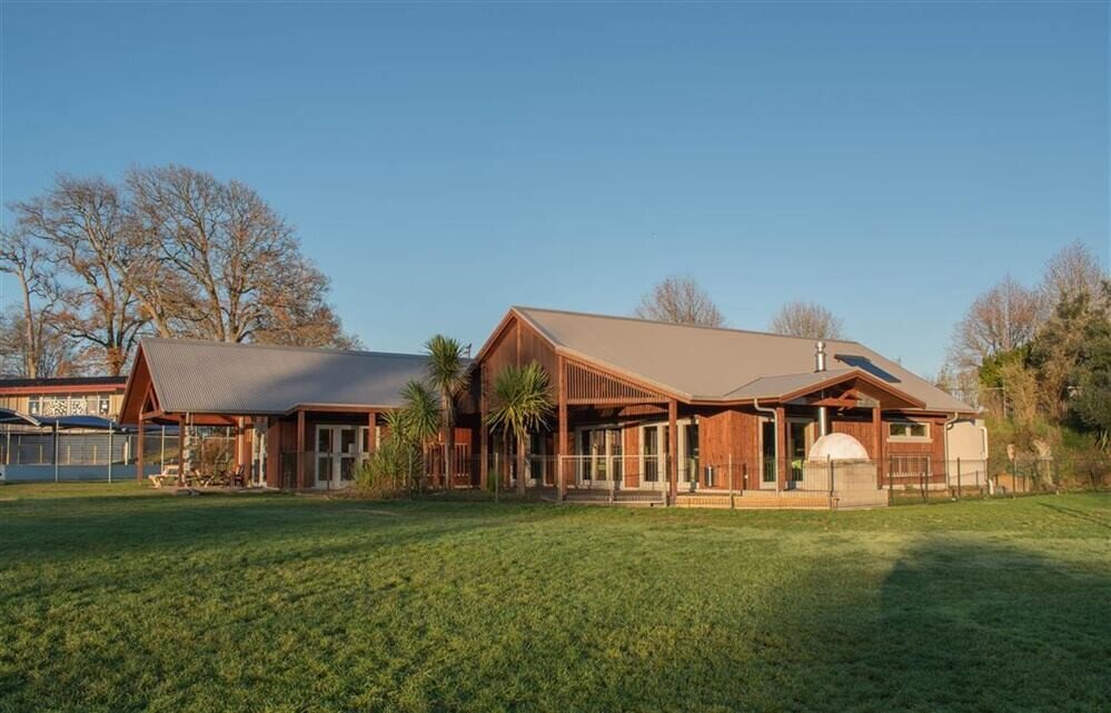 Hukanui Primary School Enviroclassroom Wins Lenz Award Paua Architects