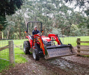 Massey Ferguson 8700 Tractor