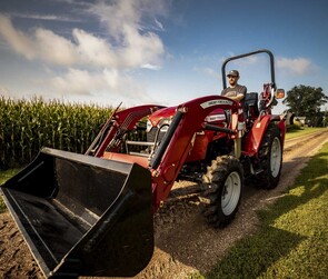 Massey Ferguson 8700 Tractor