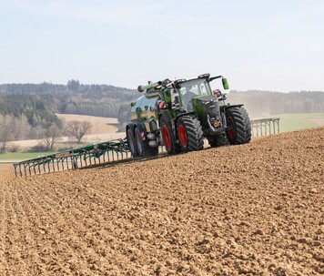Fendt 800 Vario in the field