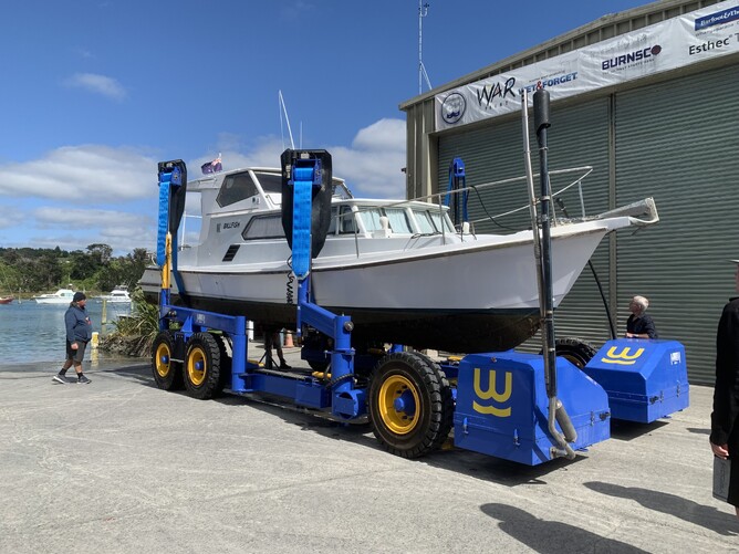 WEITI BOATING CLUB SUBLIFT IN ACTION