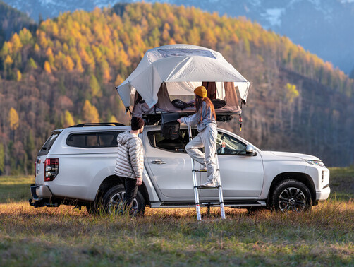 Yakima Skyrise HD Tent Fitted to a Mitsubishi Triton in a Wildlife park
