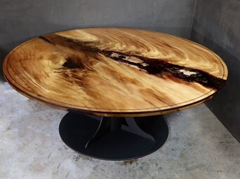 Kauri round table