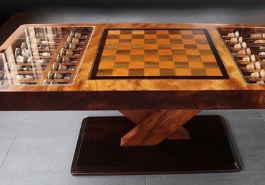 Kauri Chess table
