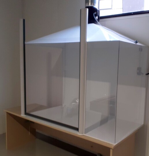 Clear Cabinet with Counterweighted Sash Door