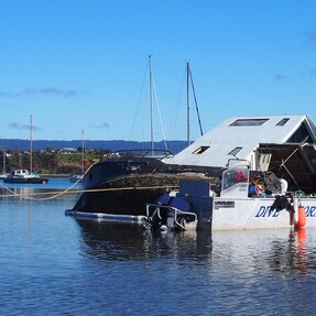 Recover vessel salvage