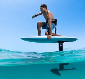 kiteboard-foil-kite-foiling-assault-boardriding-centre