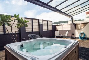 Wellington Weekender