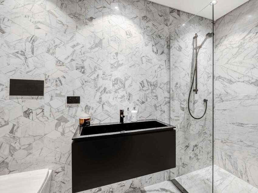 Image of a residential home renovation. Newly remodelled modern bathroom by Auckland builders, Eden Construction. New Zealand.
