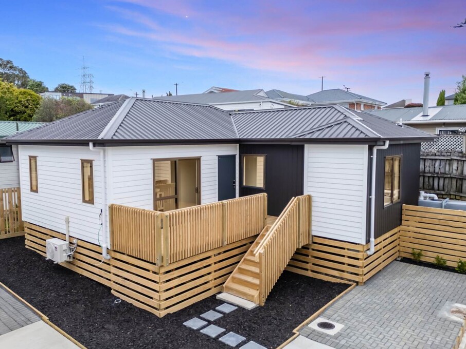 Image of a residential new build family home. Warm and inviting standalone homes for family living on Subritzky Avenue, Mount Roskill, Auckland. Built by Auckland builders, Eden Construction. New Zealand.