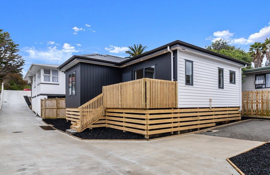 Image of a residential new build family home. Warm and inviting standalone homes for family living on Subritzky Avenue, Mount Roskill, Auckland. Built by Auckland builders, Eden Construction. New Zealand.