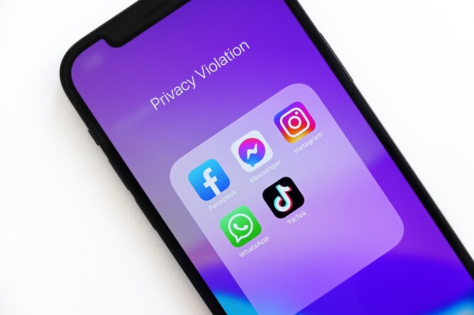 Phone showing privacy folder and Belle PR can help