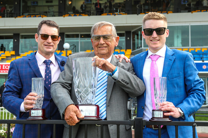 Darryn Weatherley, Barry Wright and Sam Weatherley after Pier's win in the Gr.1 2000 Guineas in 2023. - Photo: Race Images