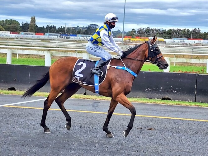 Clever Ruds and Chelsea Burdon return winners in the NZB Insurance Pearl Series race at Pukekohe. - Photo: Pukekohe Park