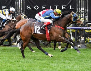 Good friends thrilled with Travi&#039;s win