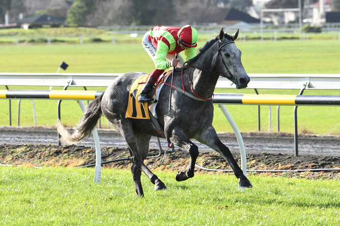 Helena Baby (Guillotine - Hot Stash) winning the Listed Opunake Cup - photo Racing Images