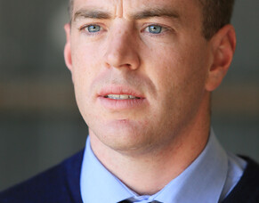 United approach gets stable to memorable mark