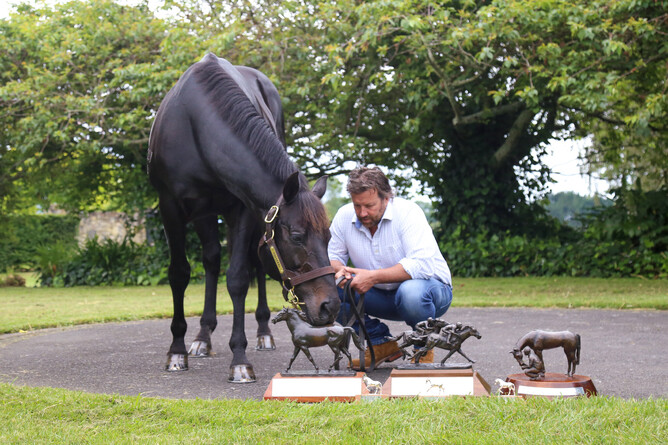 Waikato Stud's Mark Chittick with champion sire Savabeel - Photo: Picket Fence