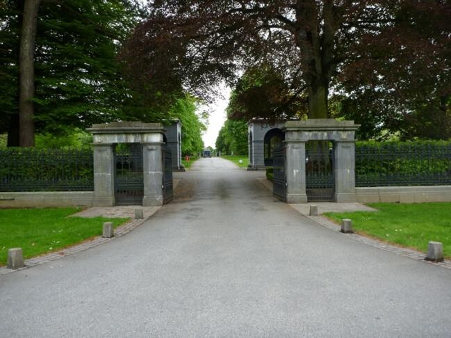 The gates to Coolmore